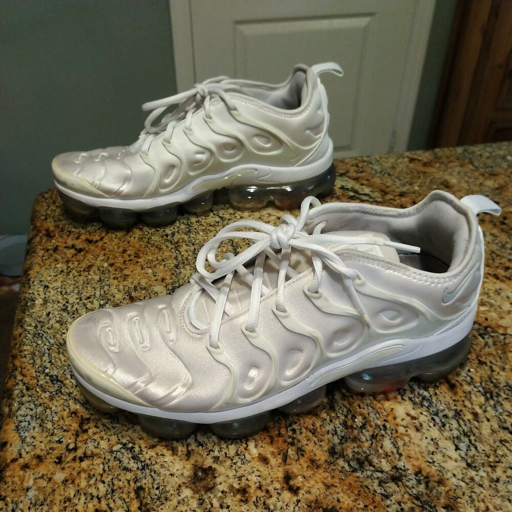 Nike Air Vapormax Plus Triple White Platinum Size 9 924453-100